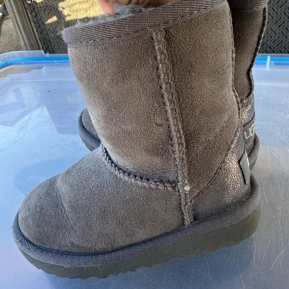 SOLD 
Toddler size 7 Uggs gray - Picture 5 of 6